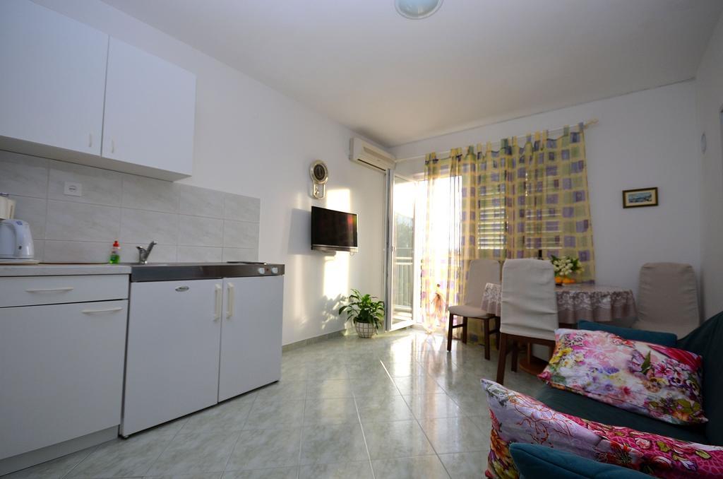 Apartments Miriam Srima Vodice Exterior photo