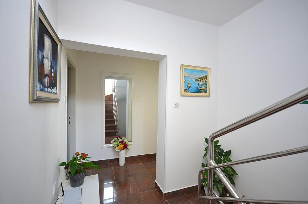 Apartments Miriam Srima Vodice Exterior photo