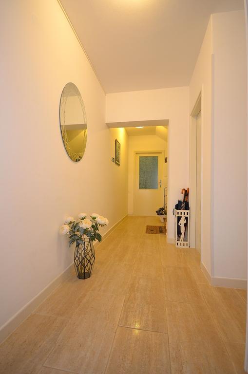 Apartments Miriam Srima Vodice Exterior photo