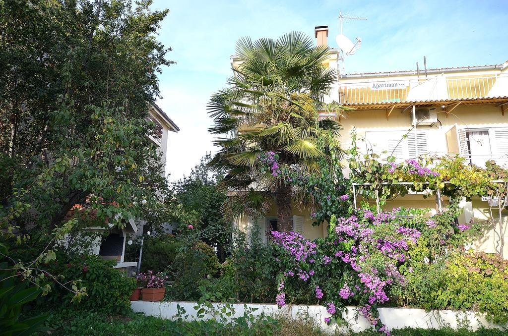 Apartments Miriam Srima Vodice Exterior photo