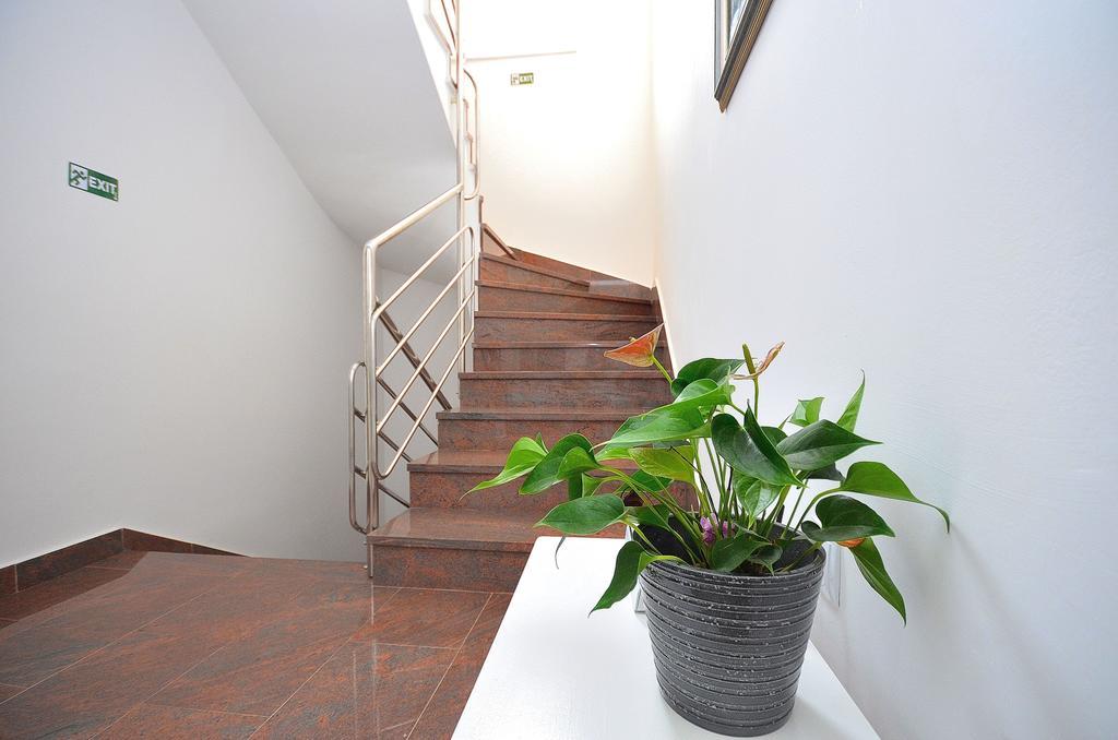Apartments Miriam Srima Vodice Exterior photo